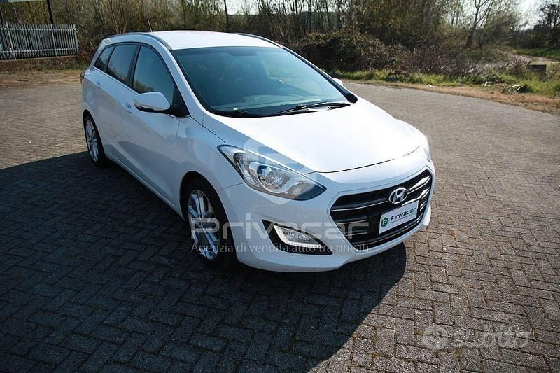 Usata Hyundai i30 GO! 110 CV (80 kW) 2016 Bianco Station wagon