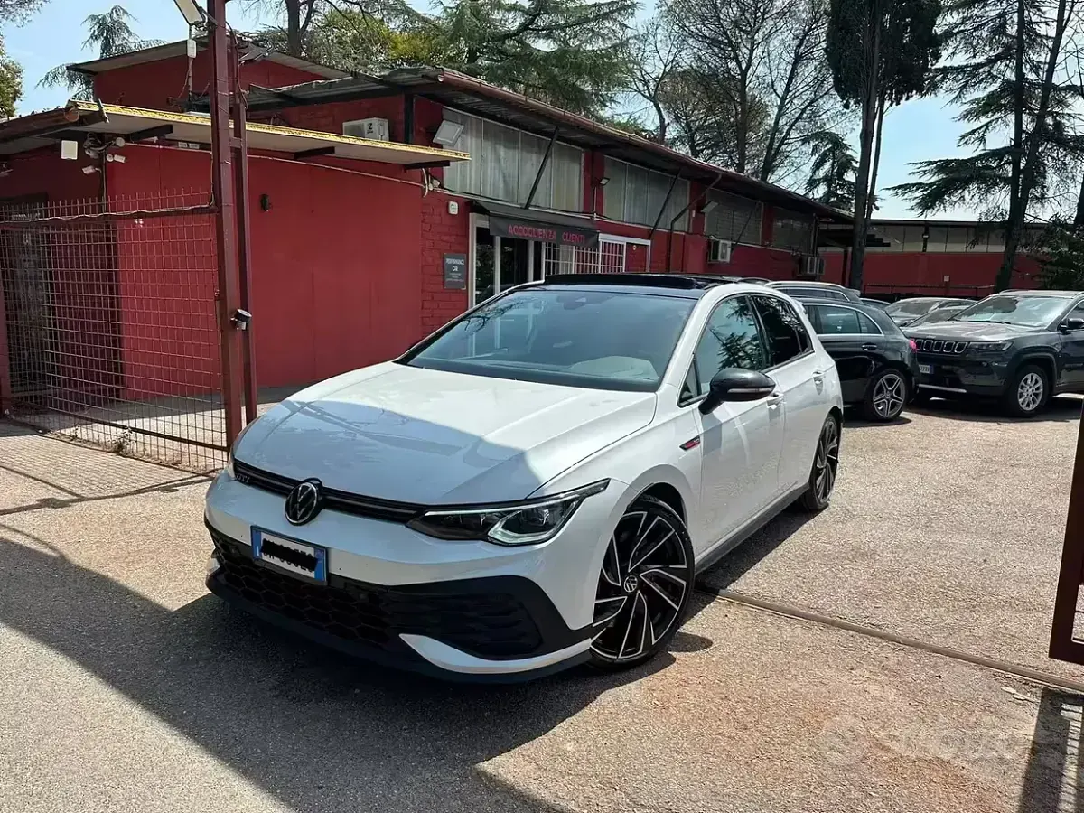 Usata VW Golf VIII GTI Clubsport 300 CV (220 kW) 2022 Bianco Berlina