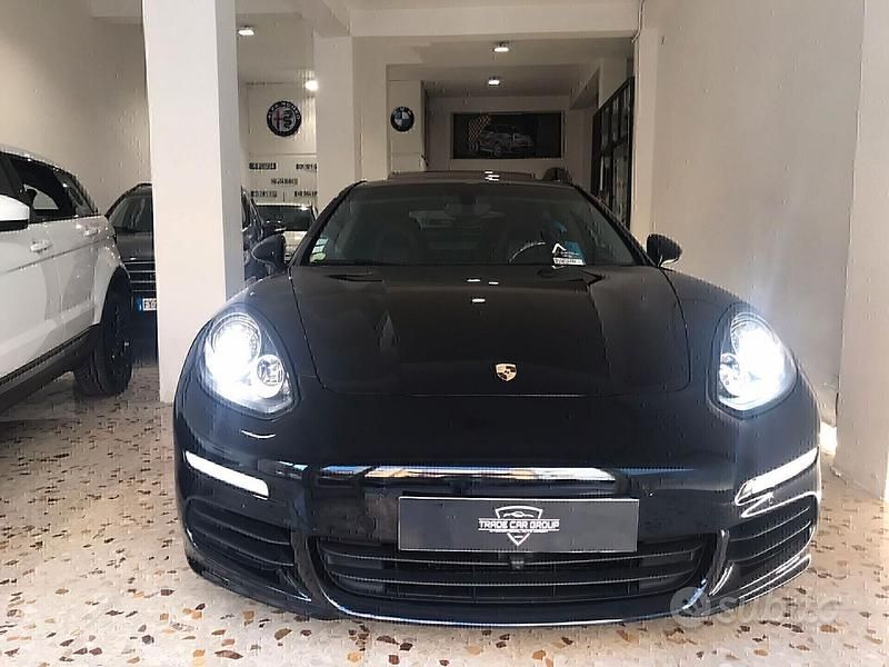 Nero Usata 2016 Porsche Panamera Tre volumi | 34.400 € (Buon prezzo) - Immagine 1/4