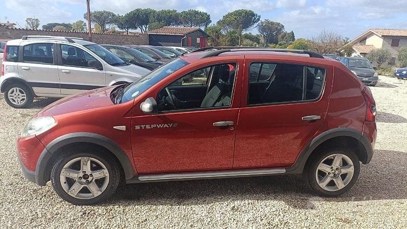 Usata Dacia Sandero Stepway 87 CV (63 kW) 2010 Rosso Berlina