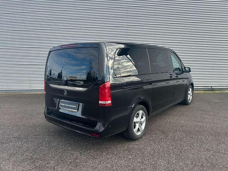 Usata Mercedes V220 163 CV (119 kW) 2023 Nero ossidiana Monovolume