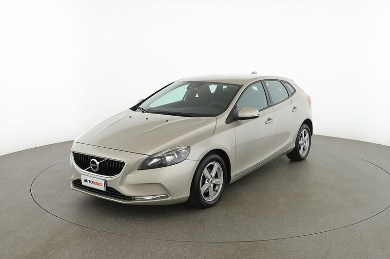 Oro Usata 2016 Volvo V40 Kinetic Station wagon | 9999 € (Buon prezzo) - Immagine 1/4