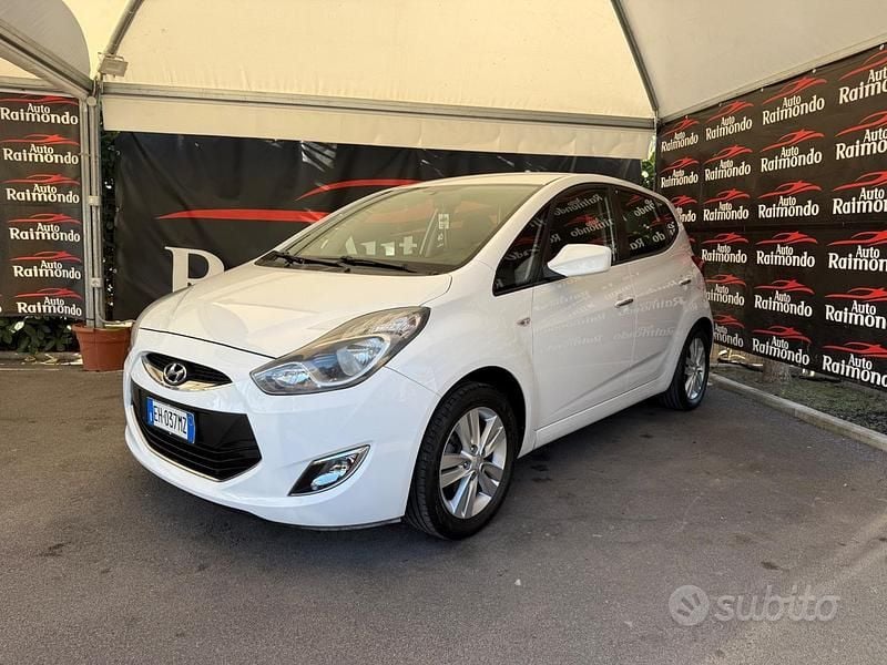Bianco Usata 2011 Hyundai ix20 Comfort Due volumi | 4900 € (Buon prezzo) - Immagine 1/4