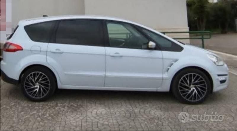 Usata Ford S-MAX Titanium 145 CV (106 kW) 2014 Grigio Monovolume
