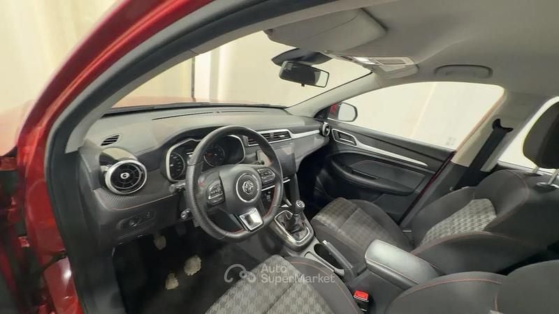 Usata MG ZS Comfort 106 CV (77 kW) 2023 Rosso SUV