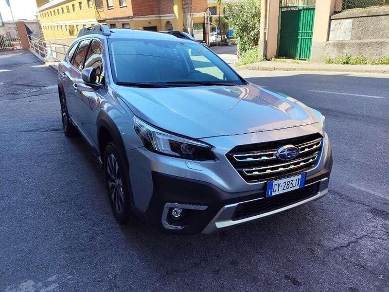 Usata Subaru Outback Premium 169 CV (124 kW) 2025 Grigio met chiaro Station wagon