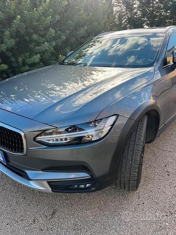 Usata Volvo V90 CC 250 CV (183 kW) 2018 Grigio Station wagon