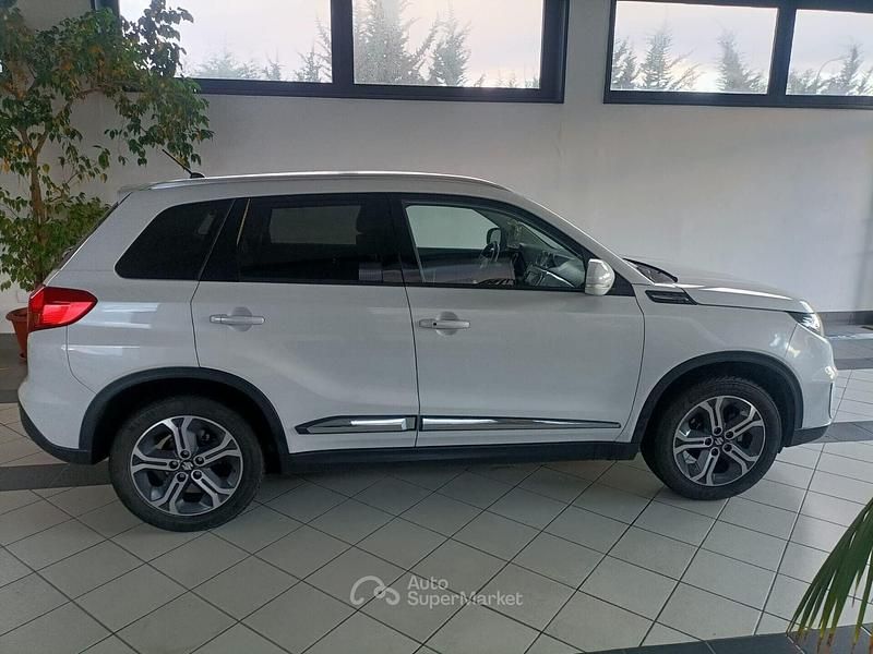 Usata Suzuki Vitara 120 CV (88 kW) 2016 Bianco SUV
