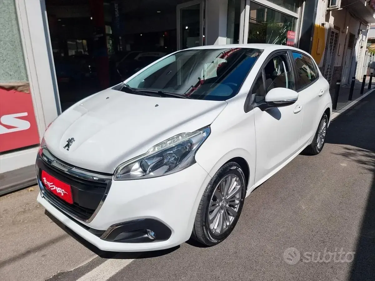 Usata Peugeot 208 Active 83 CV (61 kW) 2019 Bianco Utilitaria