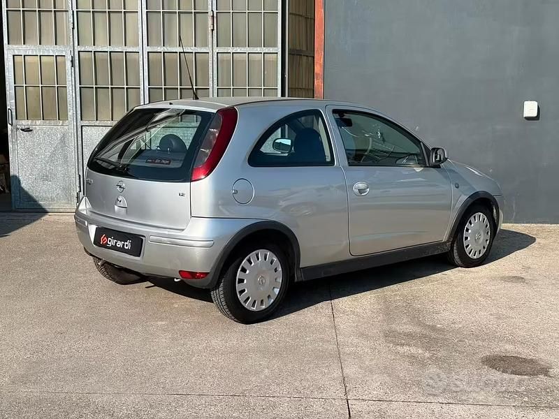 Usata Opel Corsa 75 CV (55 kW) 2004 Grigio Utilitaria