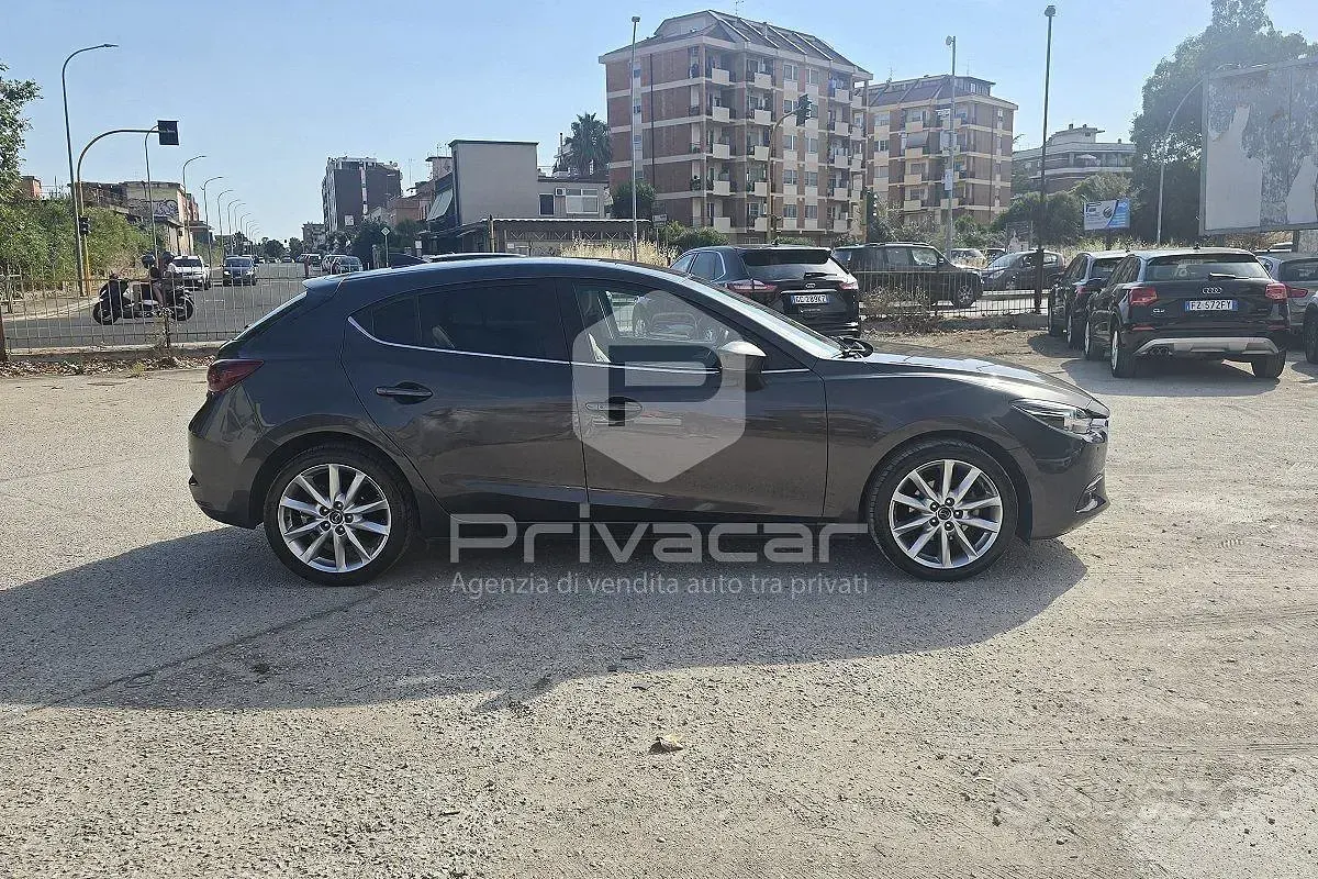 Usata Mazda 3 Exceed 105 CV (77 kW) 2018 Grigio Utilitaria