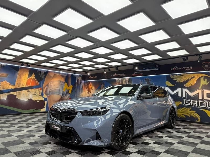 Nuova BMW M5 727 CV (534 kW) 2026 Grigio Station wagon