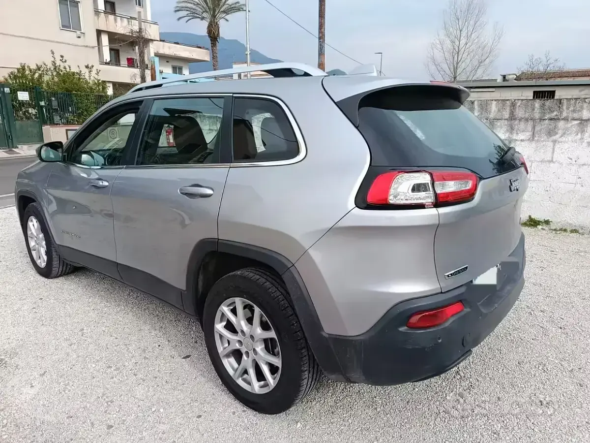 Usata Jeep Cherokee Longitude 140 CV (102 kW) 2015 Grigio SUV