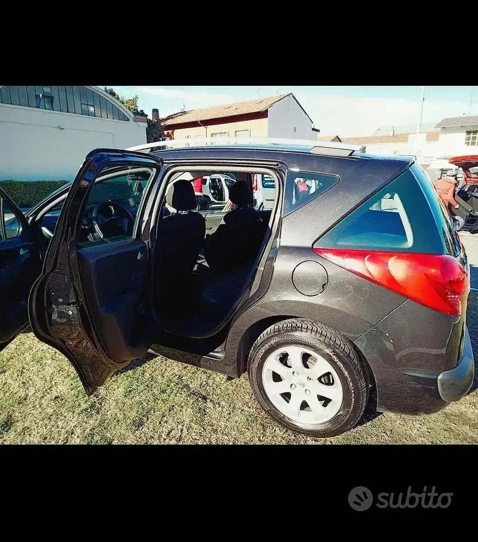 Usata Peugeot 207 75 CV (55 kW) 2010 Nero Station wagon