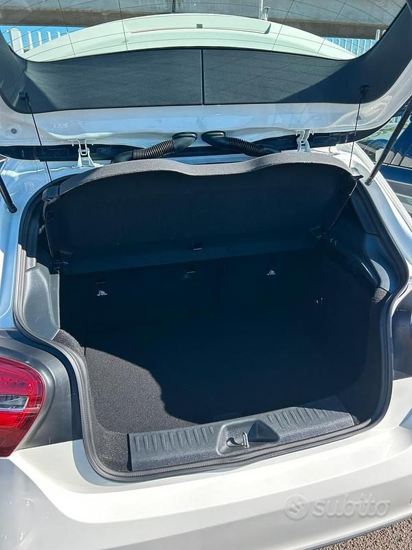 Usata Mercedes A180 122 CV (89 kW) 2016 Bianco Berlina