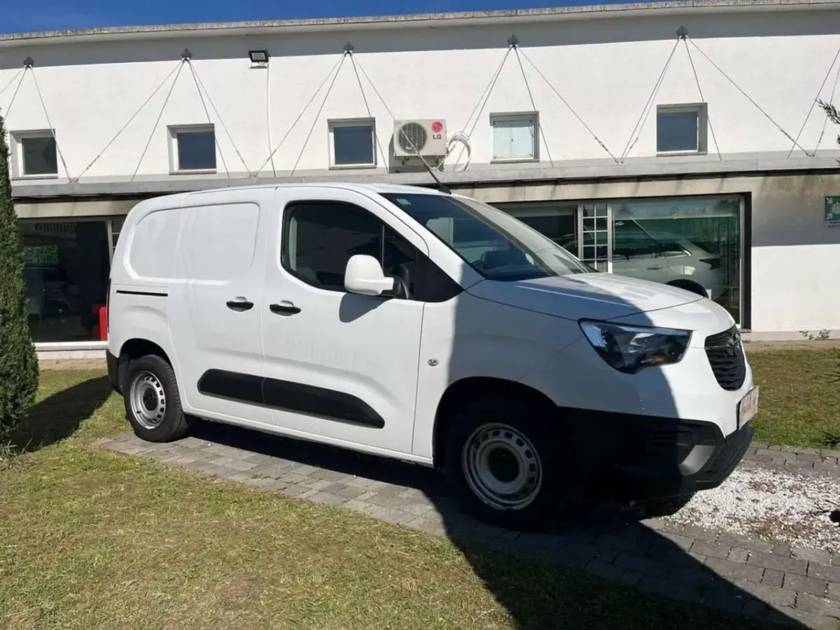 Usata Opel Combo Edition 101 CV (74 kW) 2021 Bianco Monovolume