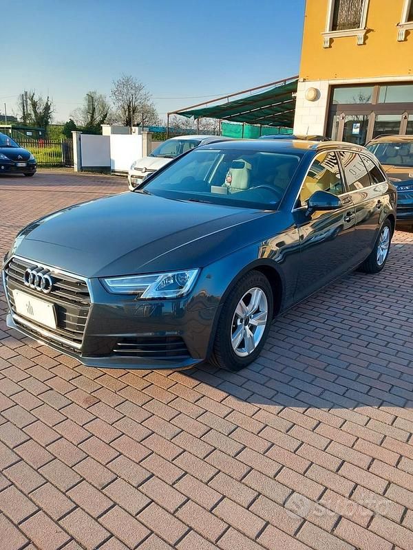 Usata Audi A4 Business 150 CV (110 kW) 2016 Grigio Berlina