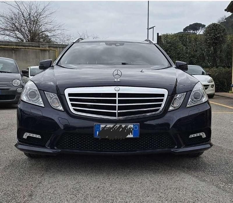 Usata Mercedes E350 Avantgarde 265 CV (194 kW) 2011 Blu/azzurro Station wagon