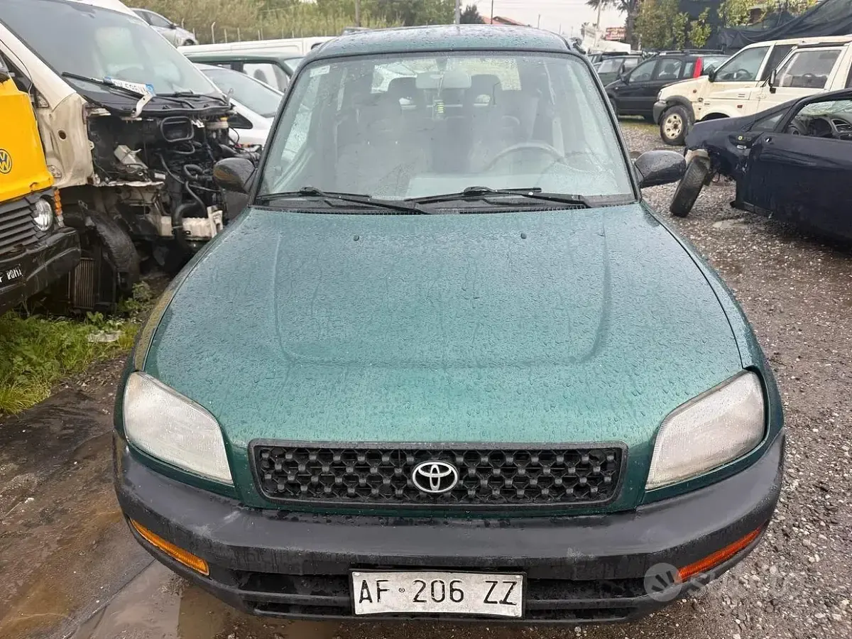 Usata Toyota RAV4 129 CV (94 kW) 1996 Verde SUV