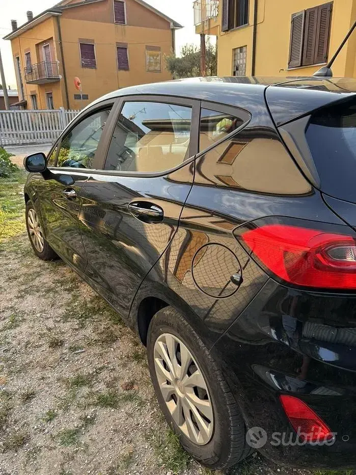 Usata Ford Fiesta 75 CV (55 kW) 2022 Nero Utilitaria