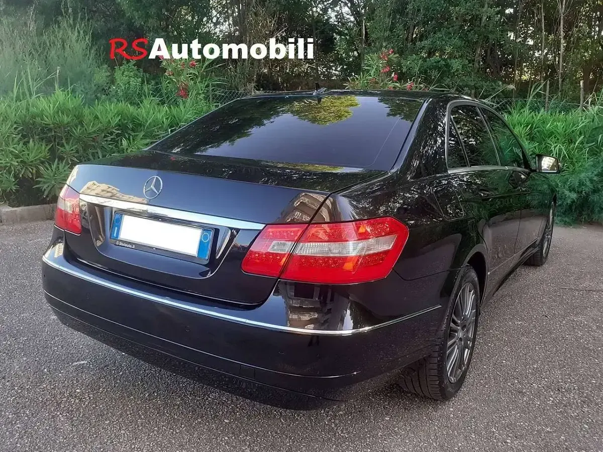 Usata Mercedes E220 170 CV (125 kW) 2011 Nero Berlina
