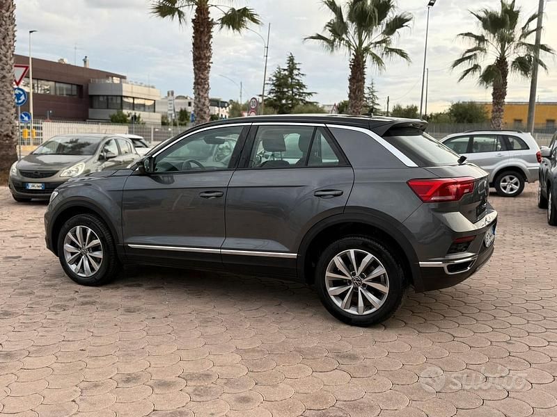Usata VW T-Roc Business 110 CV (80 kW) 2021 Grigio SUV