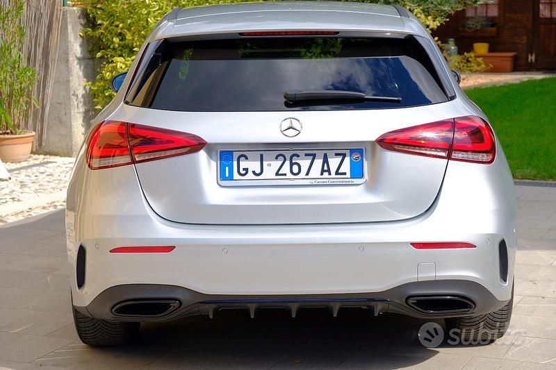 Usata Mercedes A180 Premium 116 CV (85 kW) 2022 Grigio Berlina
