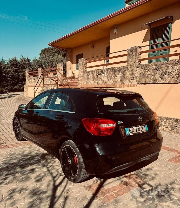 Usata Mercedes A180 109 CV (80 kW) 2013 Nero Berlina