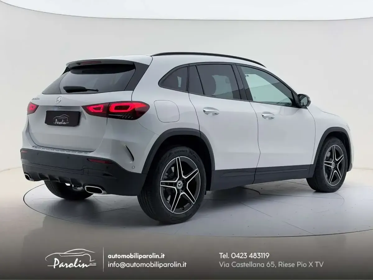 Usata Mercedes GLA250 Premium 218 CV (160 kW) 2021 Digital white SUV