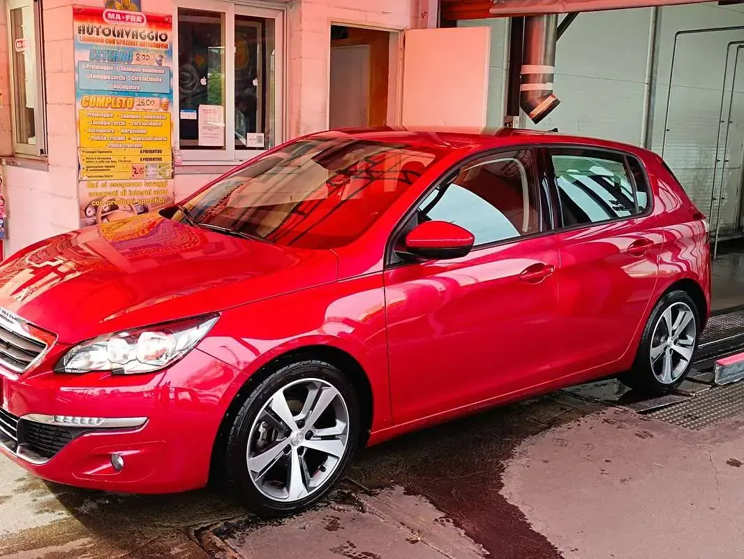Usata Peugeot 308 Active 110 CV (80 kW) 2016 Rosso Berlina