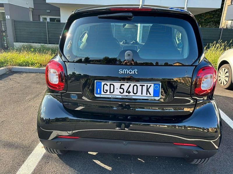 Usata Smart ForTwo Coupé Passion 41 kW (56 CV) 2020 Nero Utilitaria
