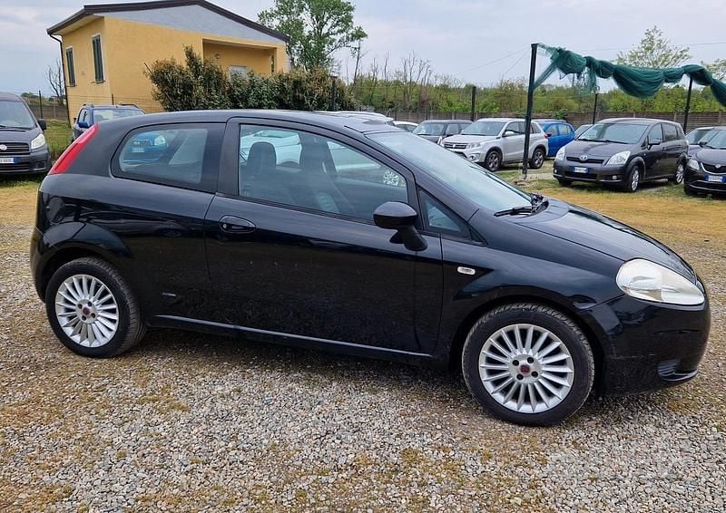 Occasion Fiat Grande Punto 77 ch (56 kW) 2008 Noir Citadine