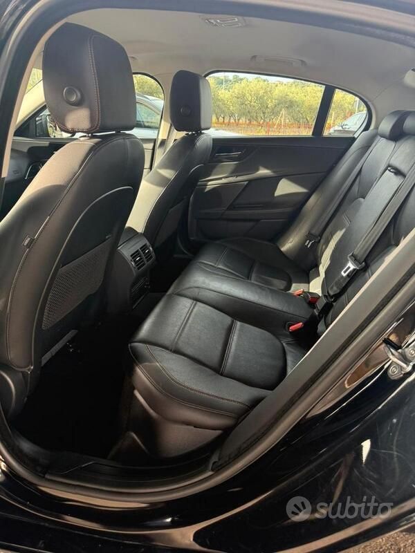 Usata Jaguar XF 179 CV (131 kW) 2019 Nero Berlina