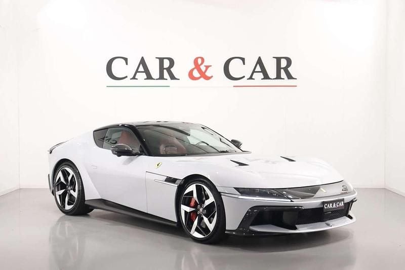 Nuova Ferrari 12 Cilindri 825 CV (606 kW) 2025 Bianco Coupé