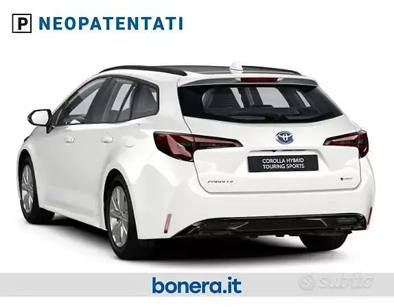 Nuova Toyota Corolla Active 98 CV (72 kW) 2026 Bianco Station wagon