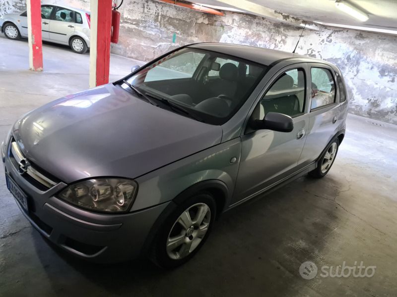 Usata Opel Corsa 60 CV (44 kW) 2004 Grigio Utilitaria