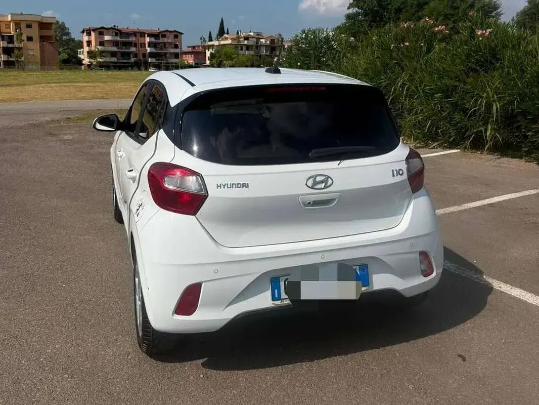 Usata Hyundai i10 67 CV (49 kW) 2021 Bianco Utilitaria