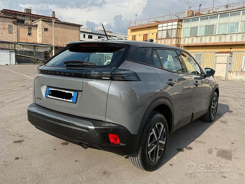 Usata Peugeot 2008 99 CV (72 kW) 2023 Grigio SUV