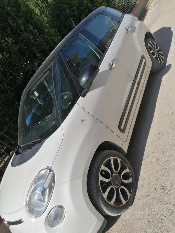 Bianco Usata 2012 Fiat 500L Lounge Monovolume | 7500 € (Buon prezzo) - Immagine 1/4