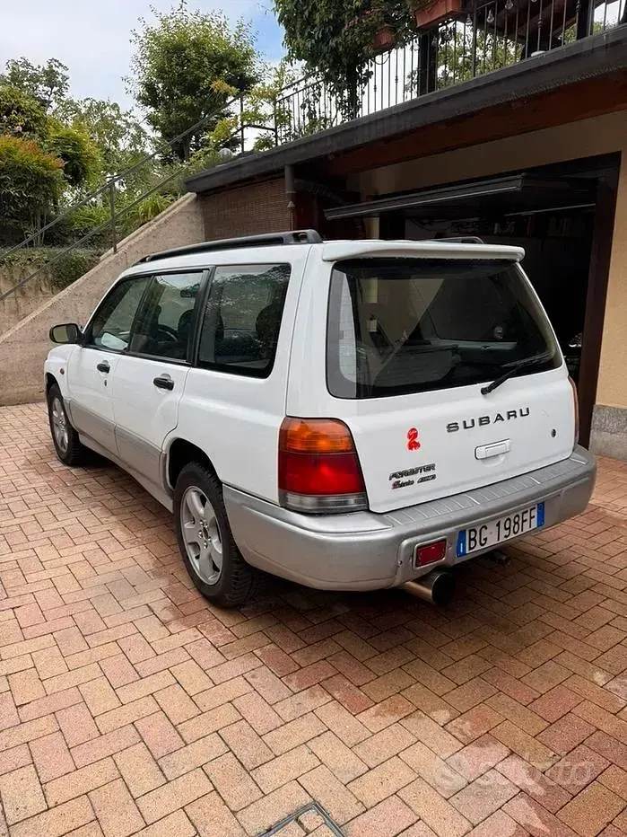 Usata Subaru Forester 170 CV (125 kW) 2000 Bianco SUV