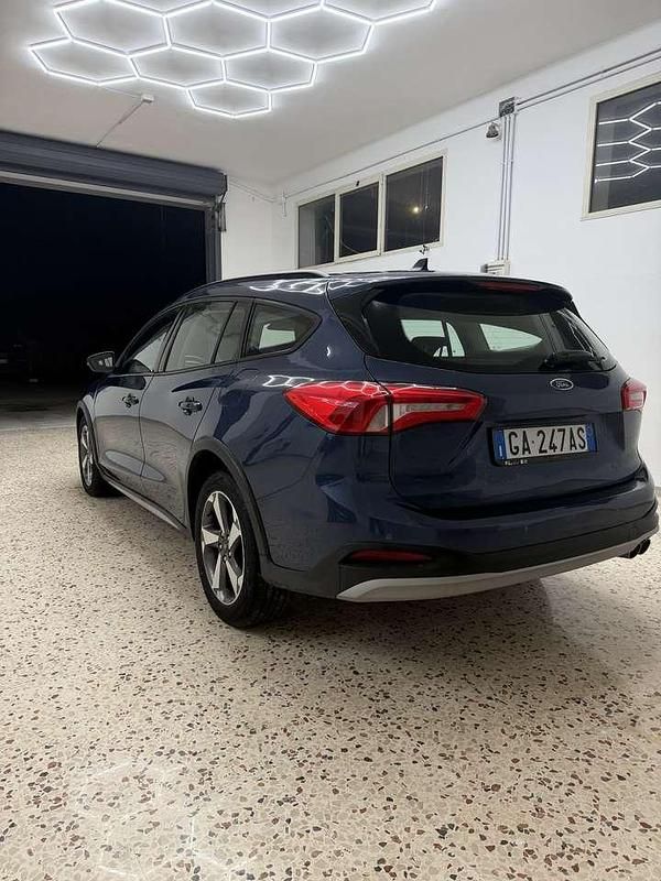Usata Ford Focus Active 120 CV (88 kW) 2020 Blu/azzurro Station wagon