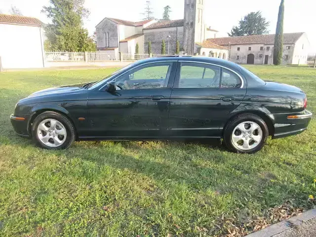 Usata Jaguar S-Type Executive 238 CV (175 kW) 2001 Verde Berlina