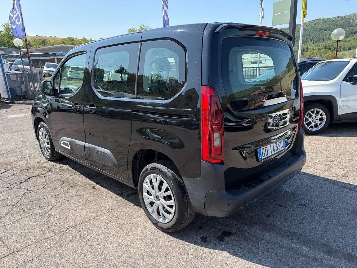 Usata Citroën Berlingo Feel 131 CV (96 kW) 2021 Nero Monovolume