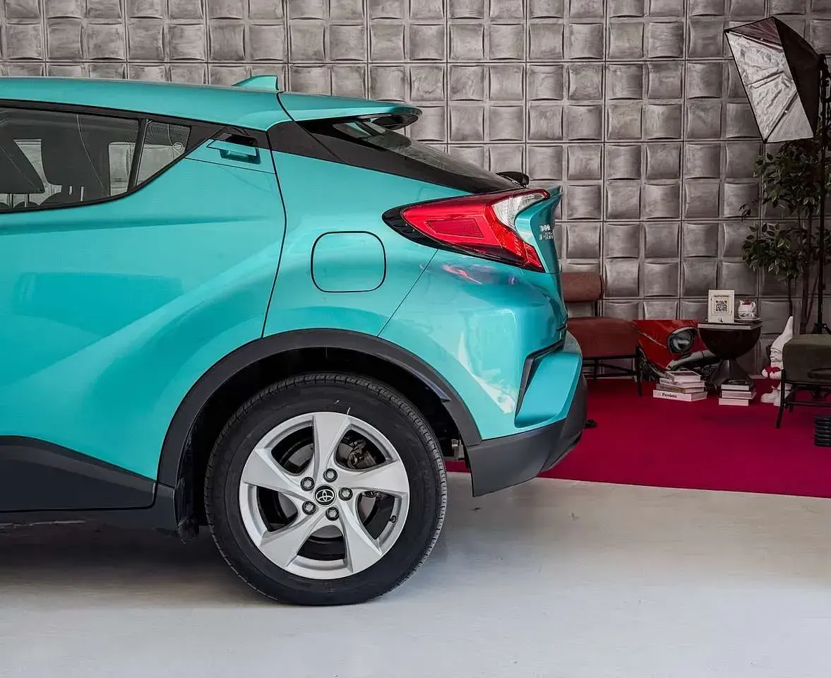 Usata Toyota C-HR Active 98 CV (72 kW) 2017 Blu/azzurro SUV