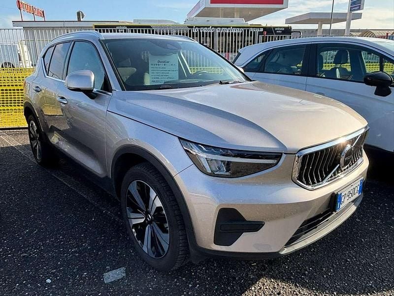 Usata Volvo XC40 Core 129 CV (94 kW) 2023 Argento SUV