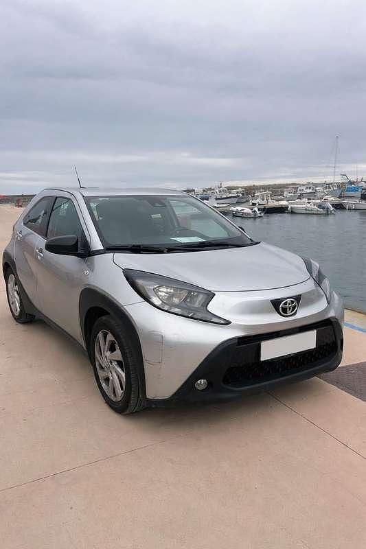 Usata Toyota Aygo X 72 CV (52 kW) 2022 Grigio SUV