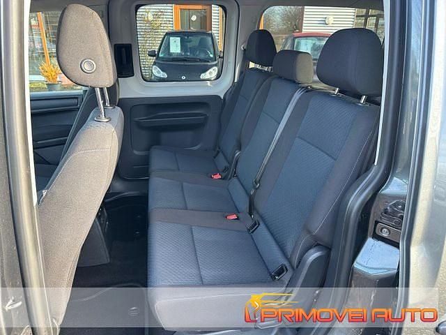 Usata VW Caddy Maxi Trendline 110 CV (80 kW) 2018 Grigio scuro Monovolume