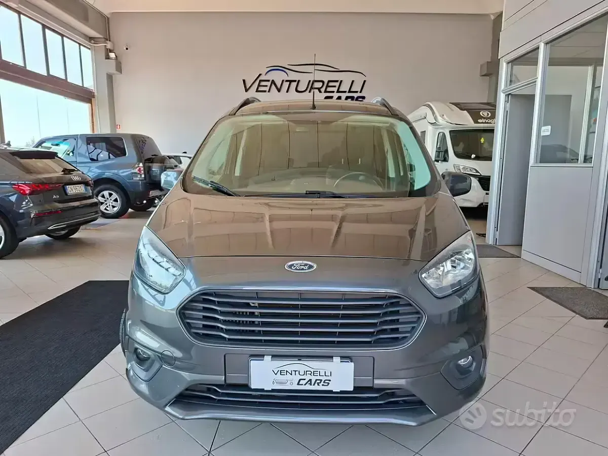 Usata Ford Tourneo Courier Sport 101 CV (74 kW) 2018 Grigio Monovolume