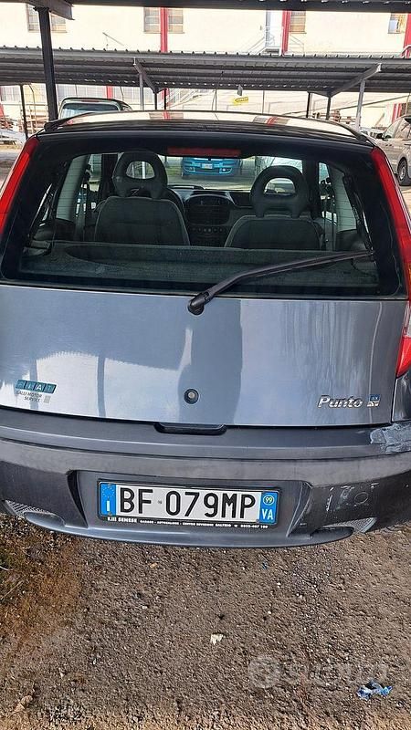 Usata Fiat Punto 60 CV (44 kW) 1999 Grigio Berlina