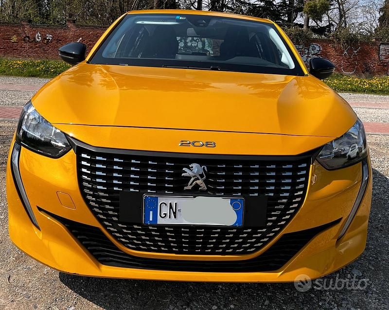 Usata Peugeot 208 Active 2023 Giallo Utilitaria